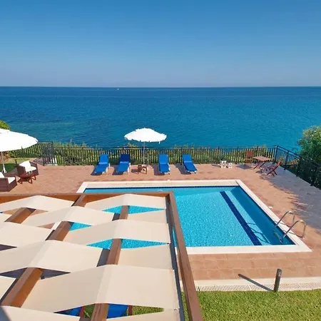 Skala Sleeps 6 Villa Spathíon