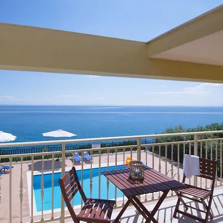 Skala Sleeps 6 * Spathion