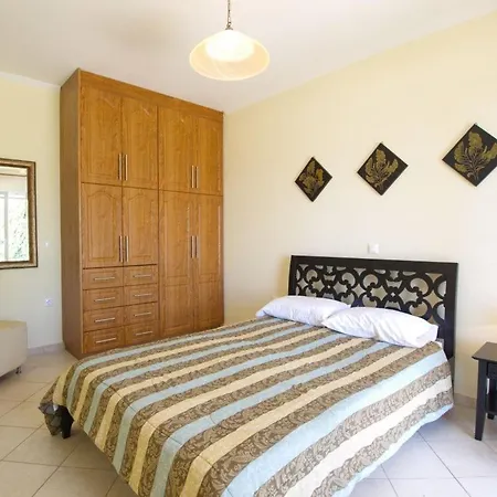 Skala Sleeps 6 * Spathion